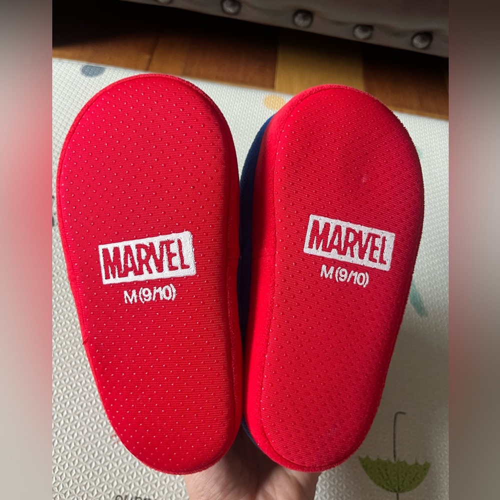 MARVEL SPIDERMAN BOOT SLIPPERS KIDS SIZE M 9/10 RED, BLUE, BLACK - Picture 7 of 7